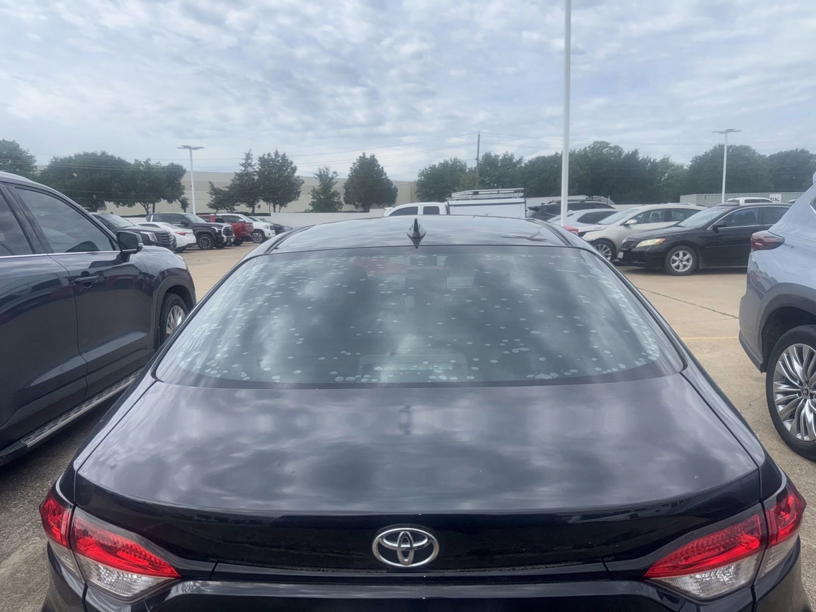 Used 2020 Toyota Corolla LE w/ Carpet Mat Package (TMS) FWD image 12