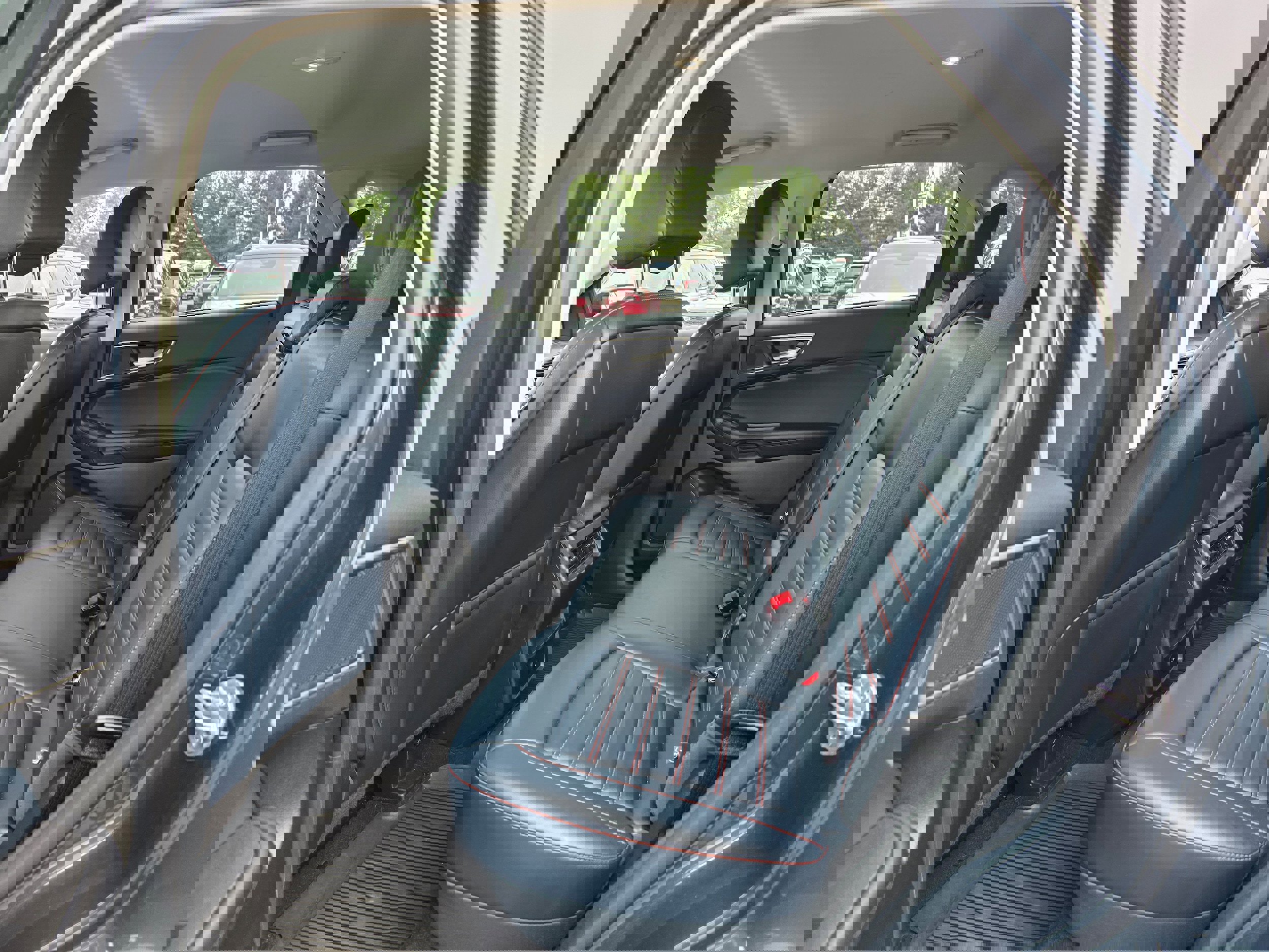 Used 2023 Ford Edge SEL w/ Sport Appearance Package image 10