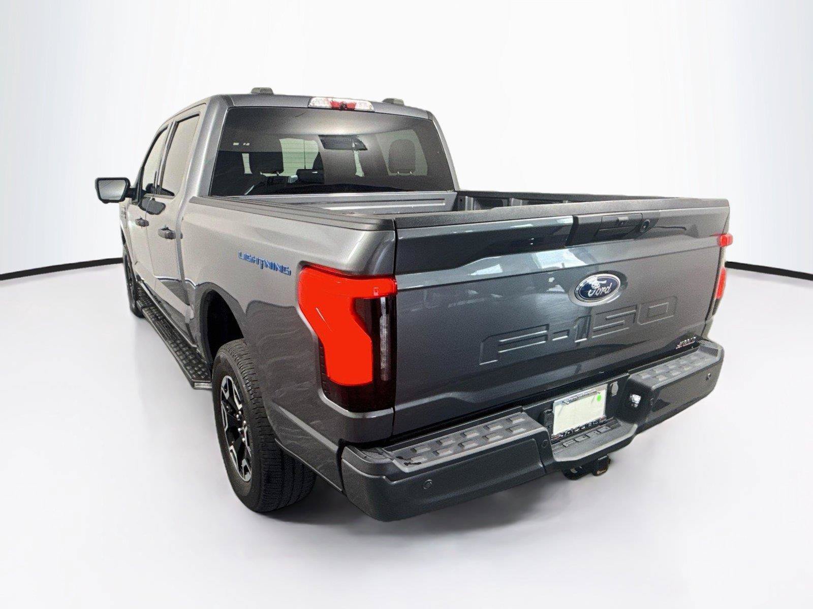 Used 2023 Ford F150 Lightning XLT AWD/4WD image 3