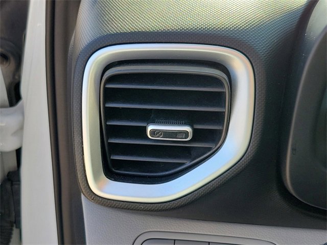 Used 2023 Hyundai Venue SEL image 29