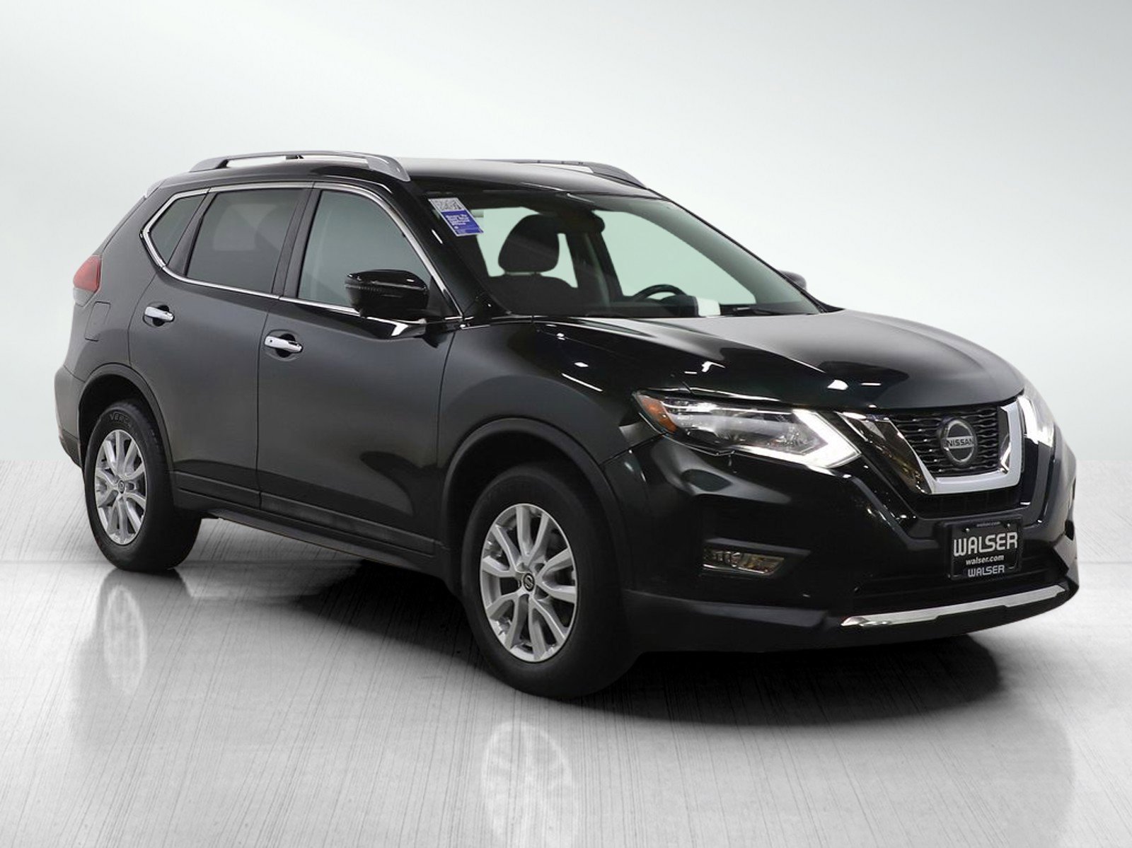 Used 2018 Nissan Rogue SV w/ Premium Package image 7