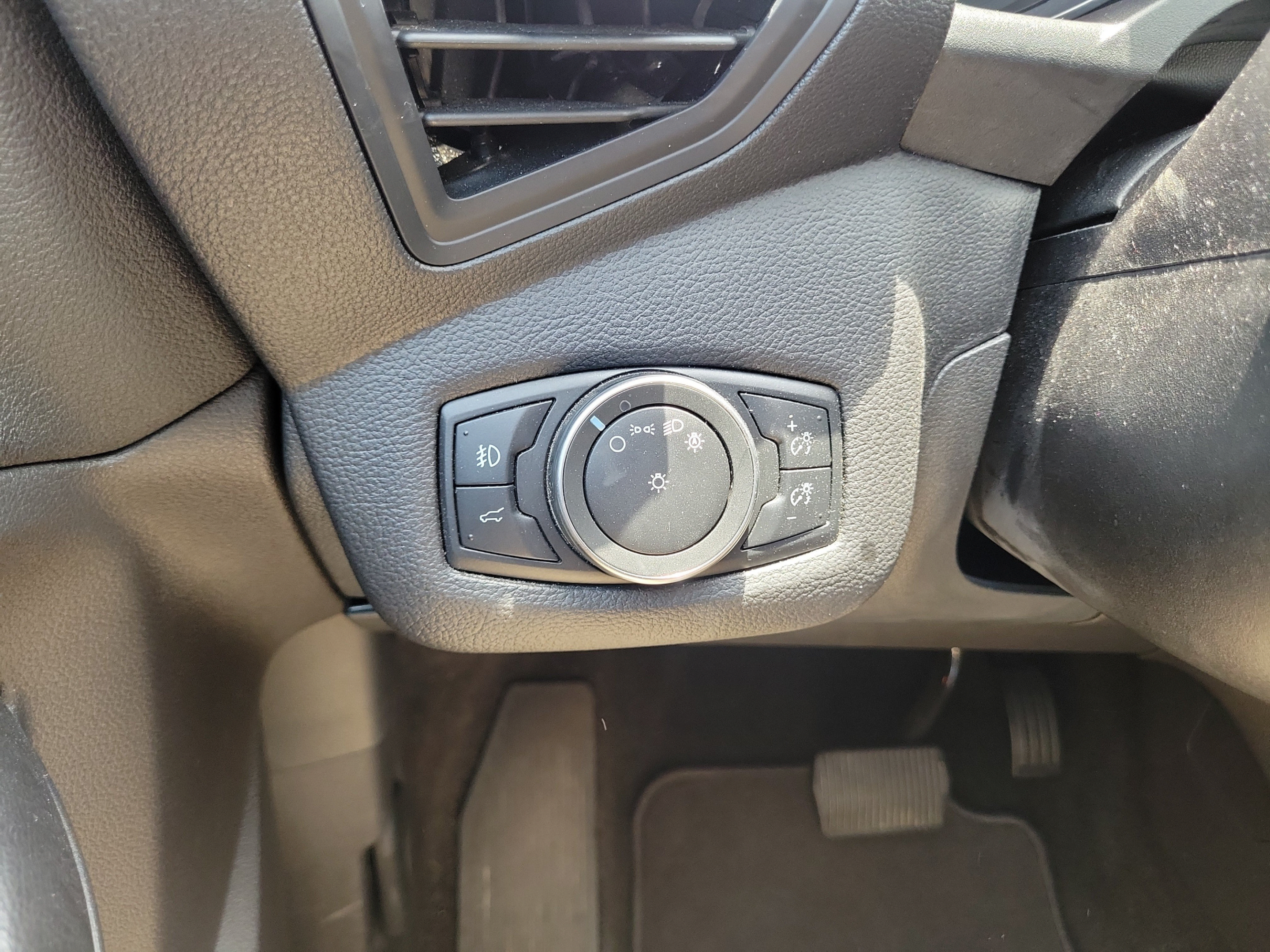 Used 2019 Ford Escape SE FWD image 26