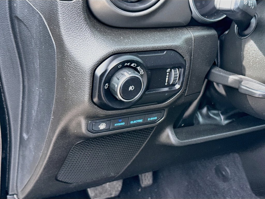 Certified 2023 Jeep Wrangler Unlimited w/ Sun & Screen Package AWD/4WD image 11
