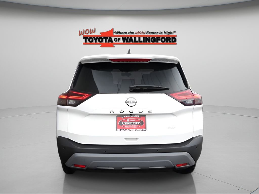 Used 2023 Nissan Rogue S image 11