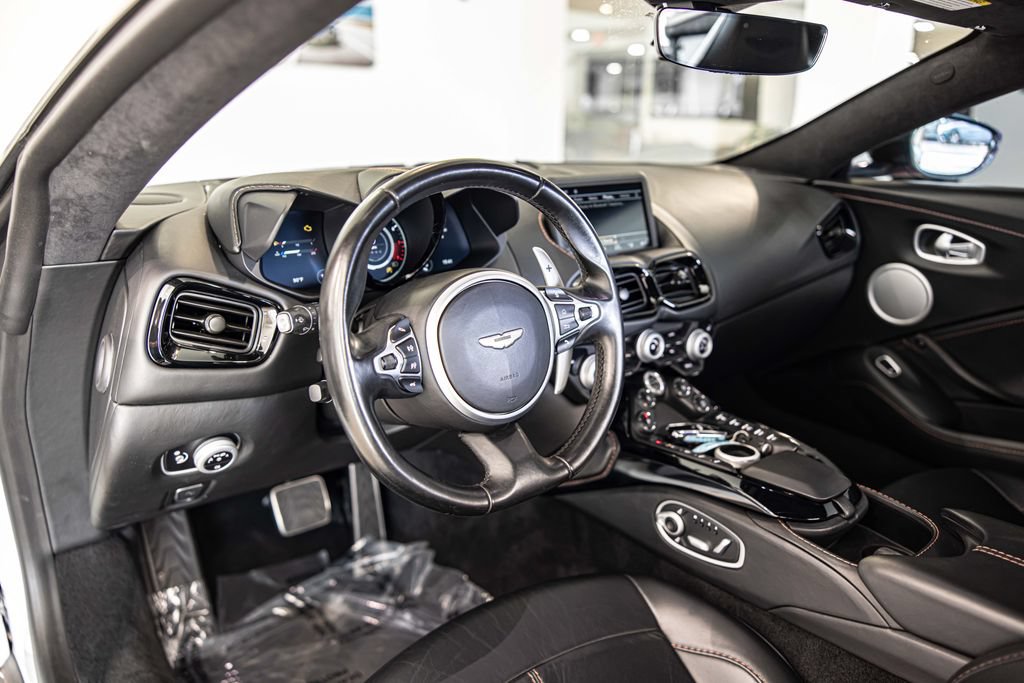 Used 2019 Aston Martin V8 Vantage Coupe RWD image 17