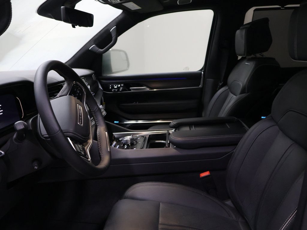 New 2025 Jeep Grand Wagoneer L Series II Obsidian w/ Quick Order Packagew 28T AWD/4WD image 24