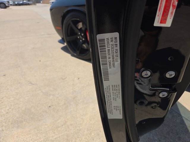 Used 2021 Dodge Challenger SRT Hellcat w/ Plus Package RWD image 24