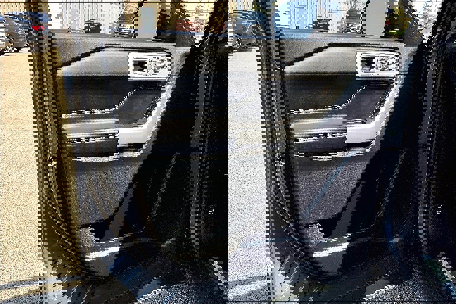 Used 2021 Ford Explorer Limited w/ Hybrid Equipment Group 310A image 25