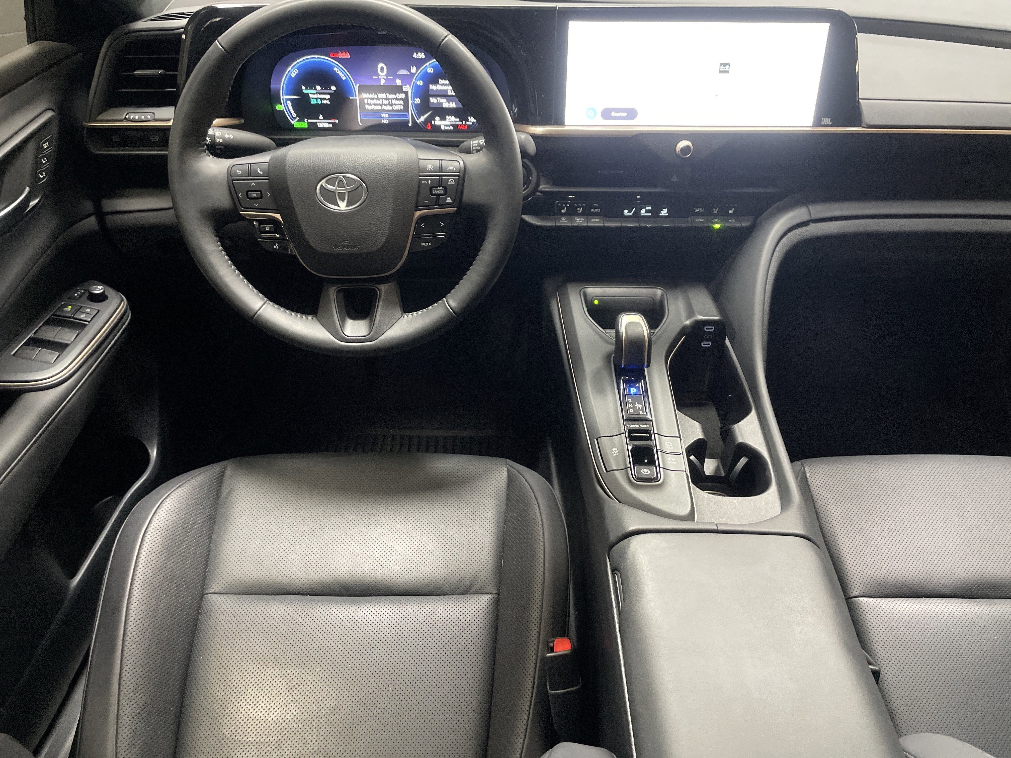 Used 2023 Toyota Crown Limited image 29