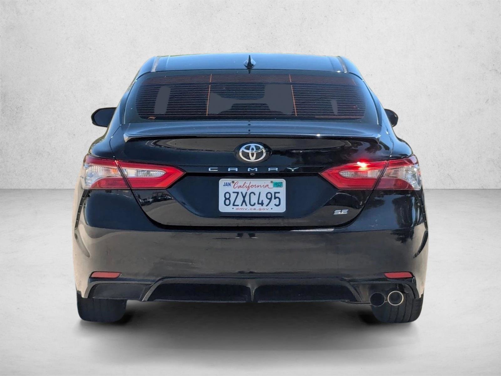Used 2019 Toyota Camry SE w/ Carpet Mat Package FWD image 7