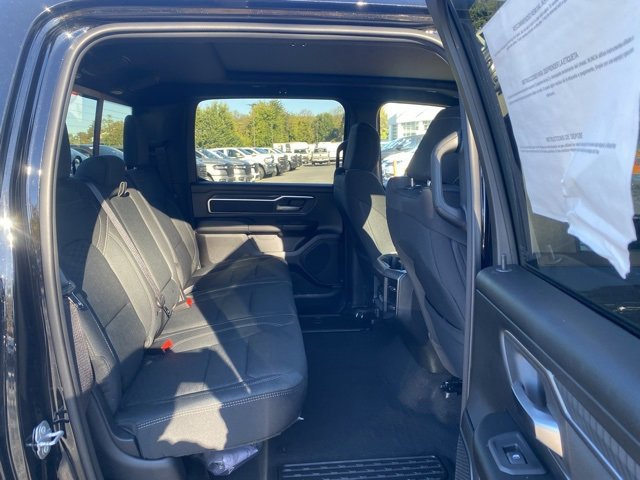 New 2026 RAM 1500 4x4 Crew Cab image 32