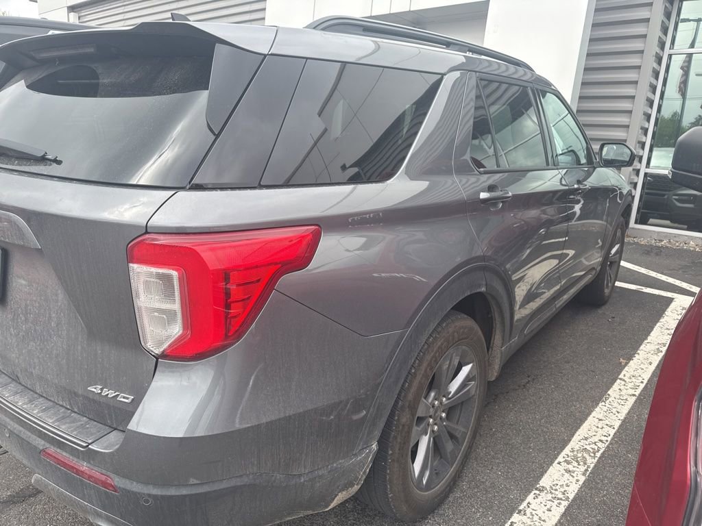 Used 2023 Ford Explorer XLT w/ Equipment Group 202A image 5
