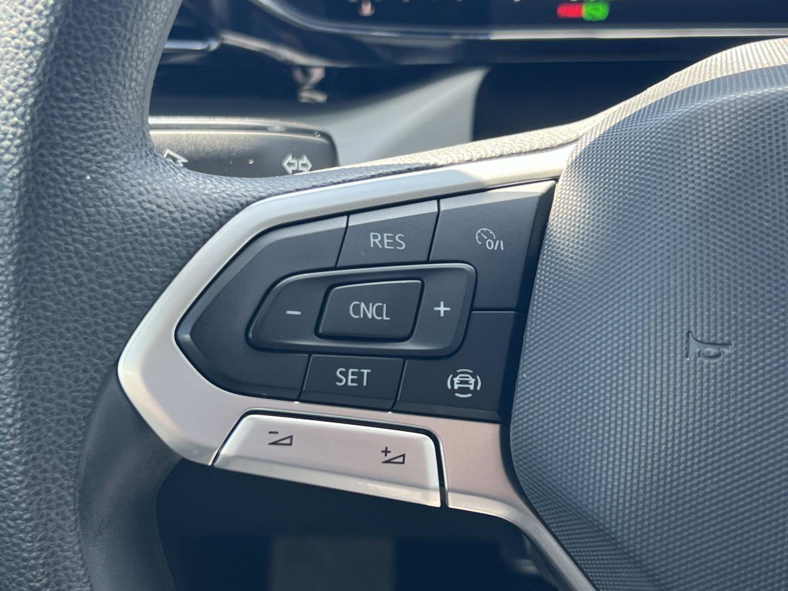 Used 2022 Volkswagen Taos S image 9