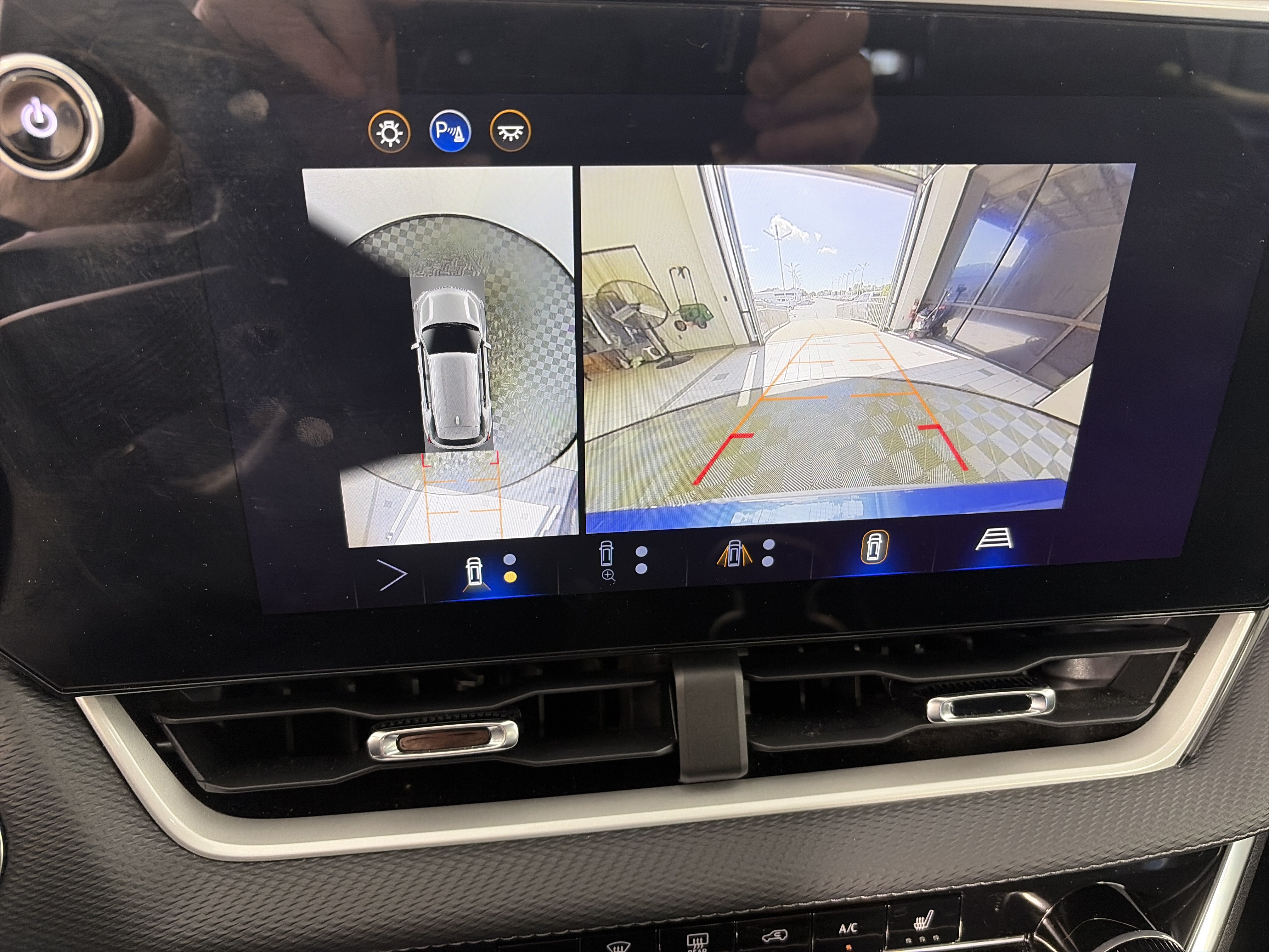 Certified 2025 Chevrolet Equinox LT w/ Safety and Technology Package AWD/4WD image 21