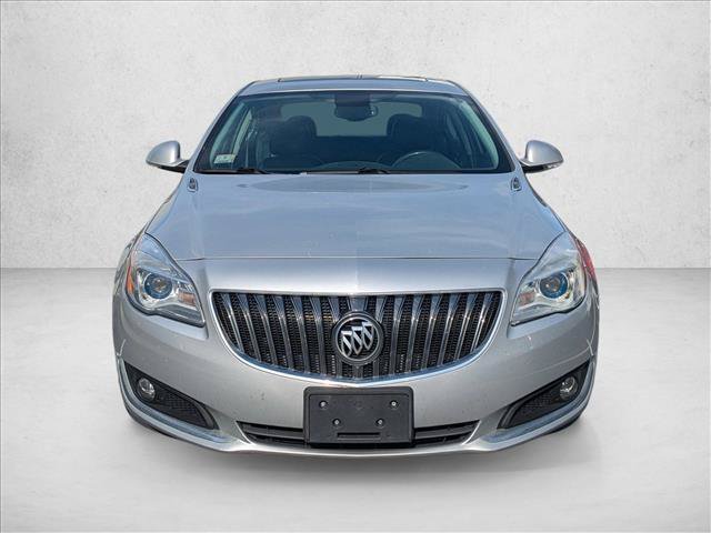 Used 2017 Buick Regal Sport Touring FWD image 2