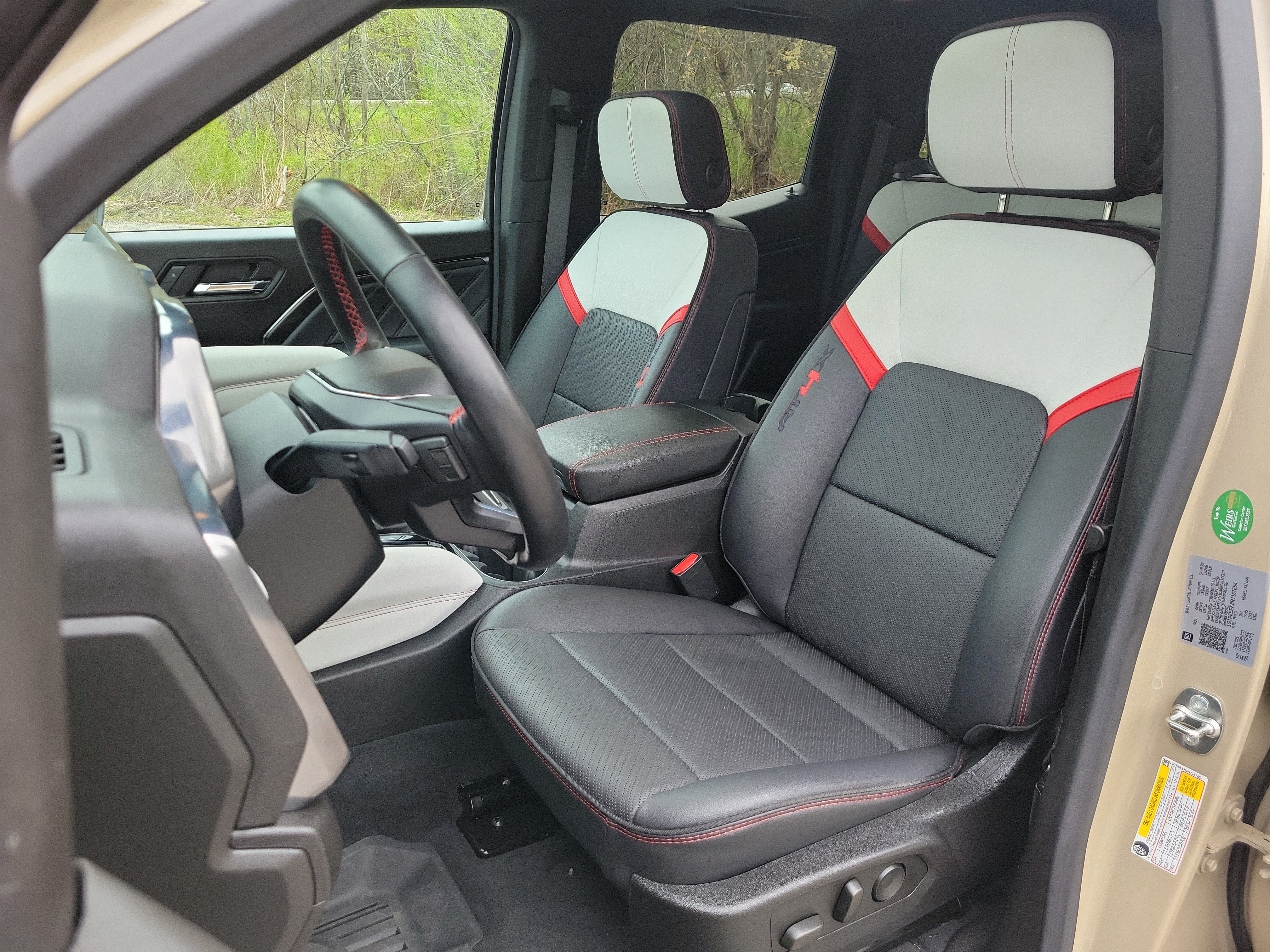 Used 2024 GMC Canyon AT4X AWD/4WD image 14