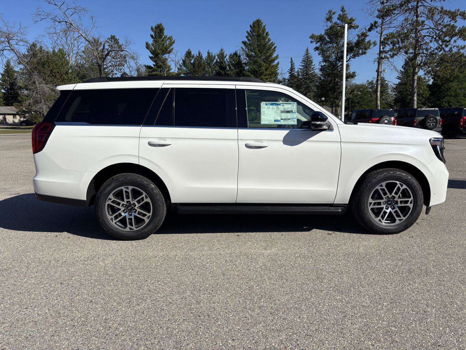 New 2025 Ford Expedition Active image 2