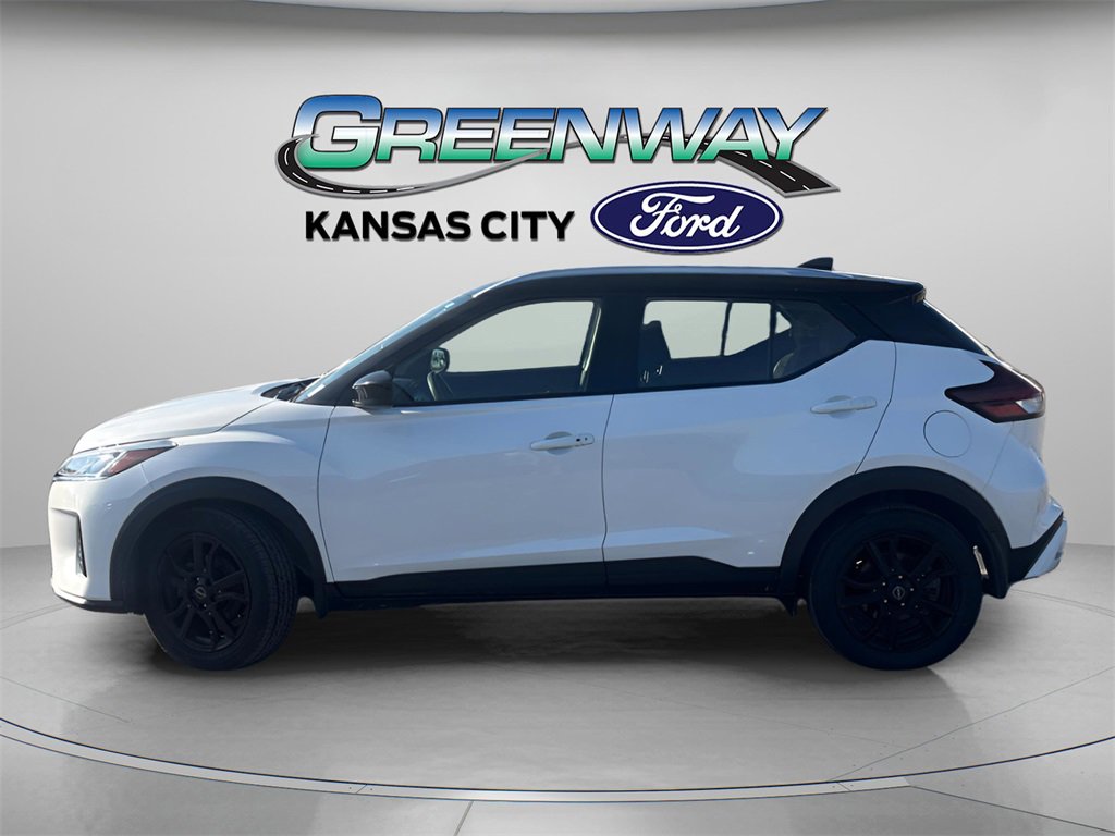 Used 2023 Nissan Kicks SV image 4