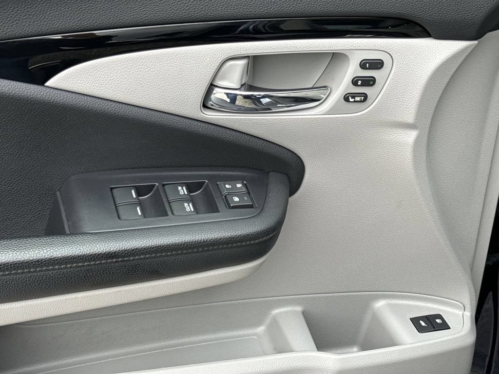 Used 2019 Honda Pilot Elite image 15