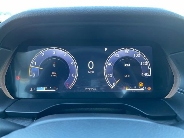 Used 2024 Jeep Grand Cherokee Limited w/ Black Appearance Package image 18