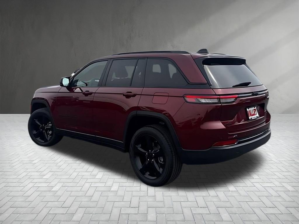 Used 2023 Jeep Grand Cherokee Limited w/ Black Appearance Package image 47