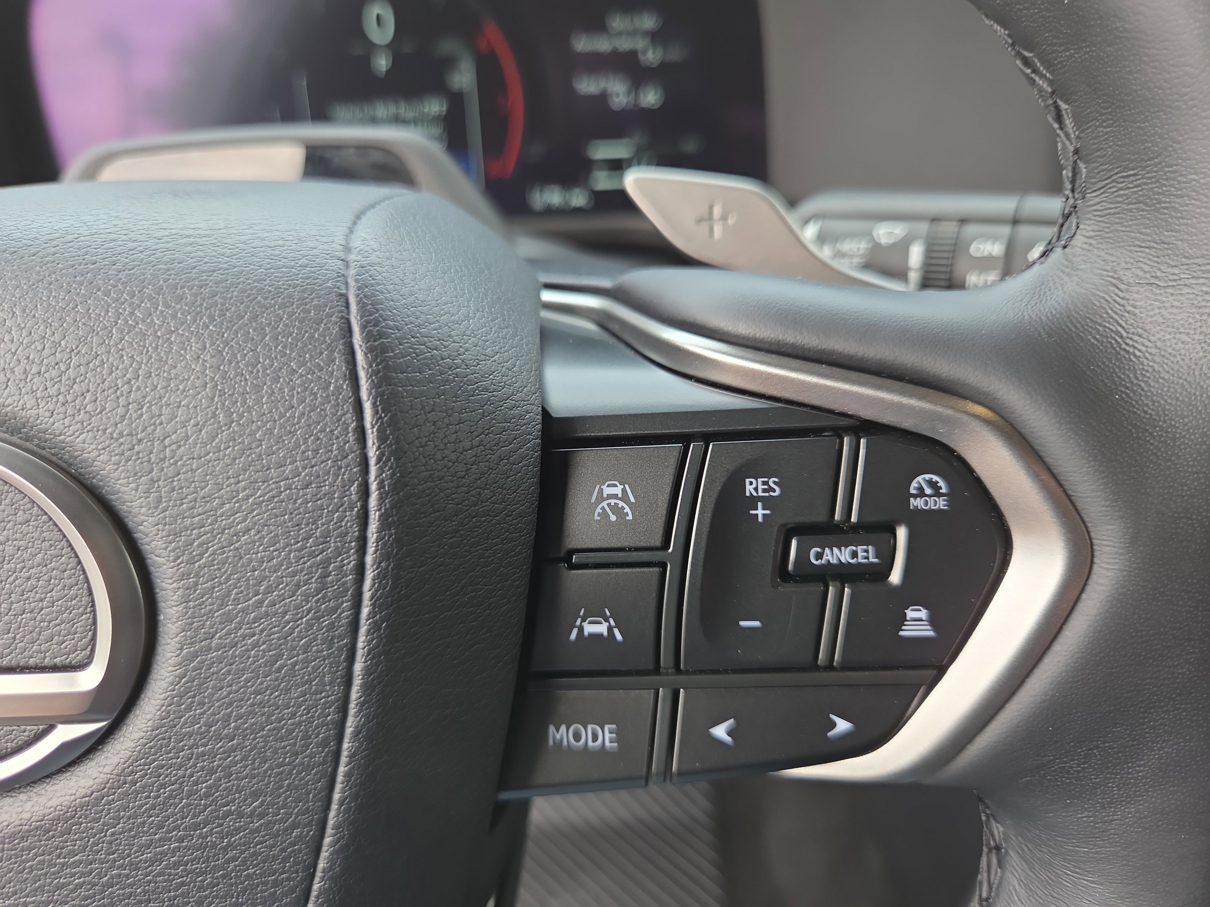 Used 2024 Lexus GX 550 w/ Accessory Package (2T) AWD/4WD image 31