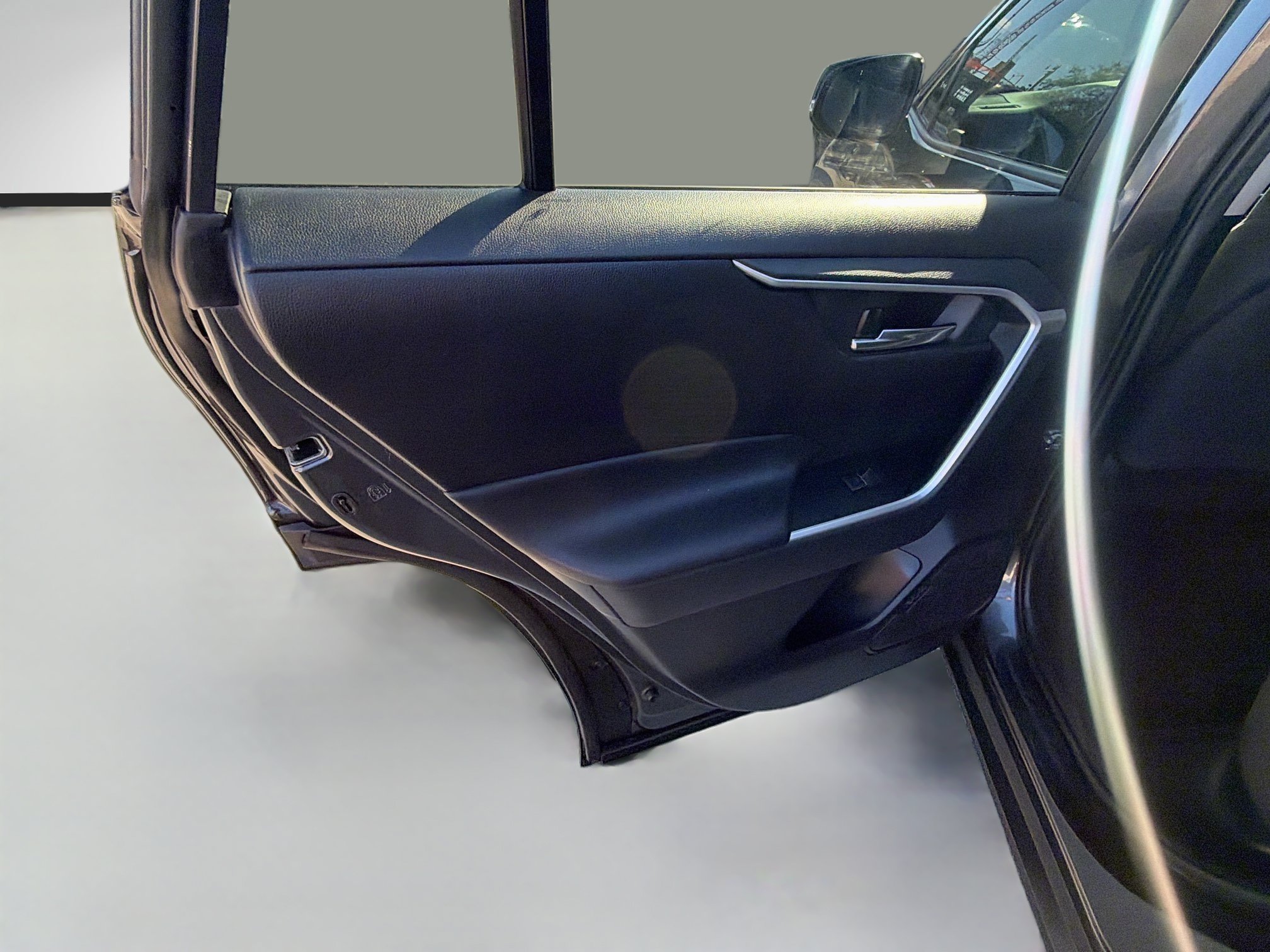 Used 2022 Toyota RAV4 XLE w/ Convenience Package FWD image 20