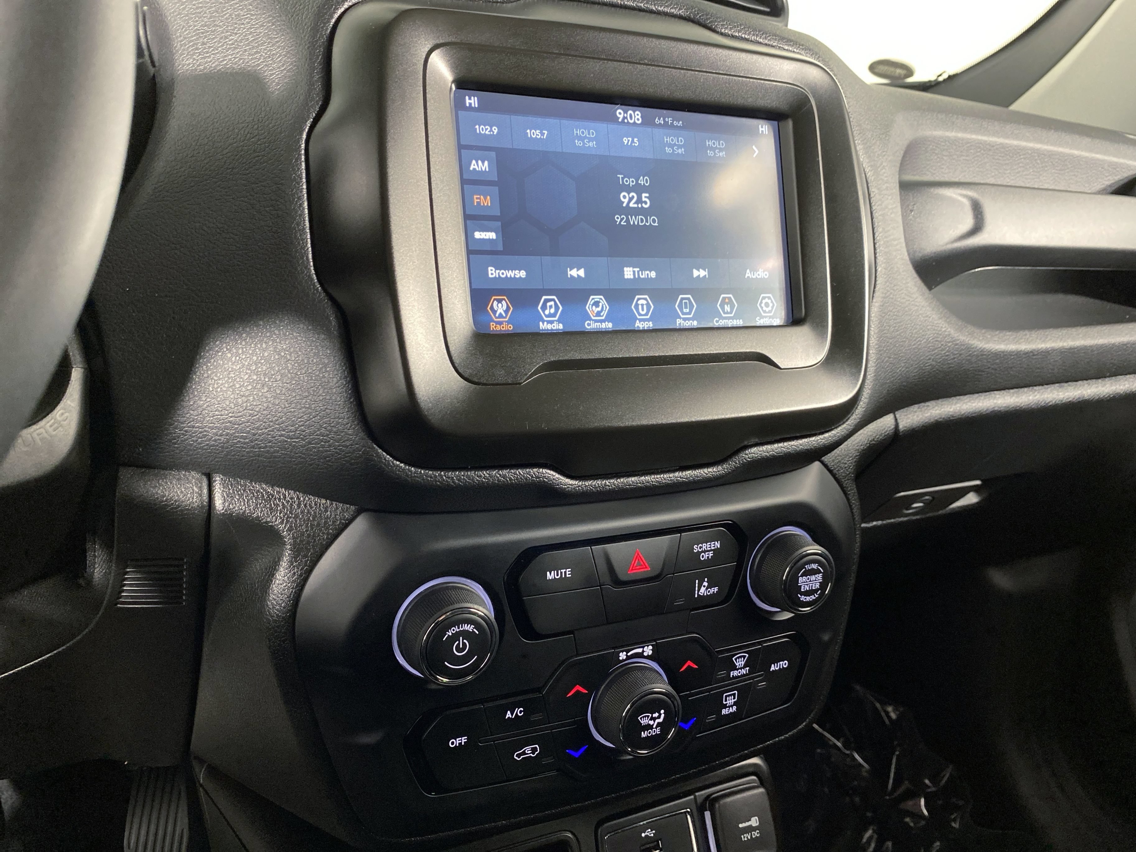 Used 2021 Jeep Renegade Latitude FWD image 26