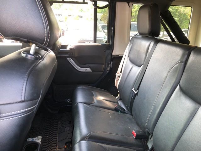 Used 2016 Jeep Wrangler Unlimited Rubicon AWD/4WD image 10
