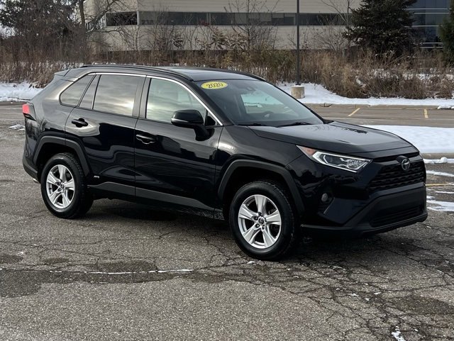 Used 2020 Toyota RAV4 XLE image 9