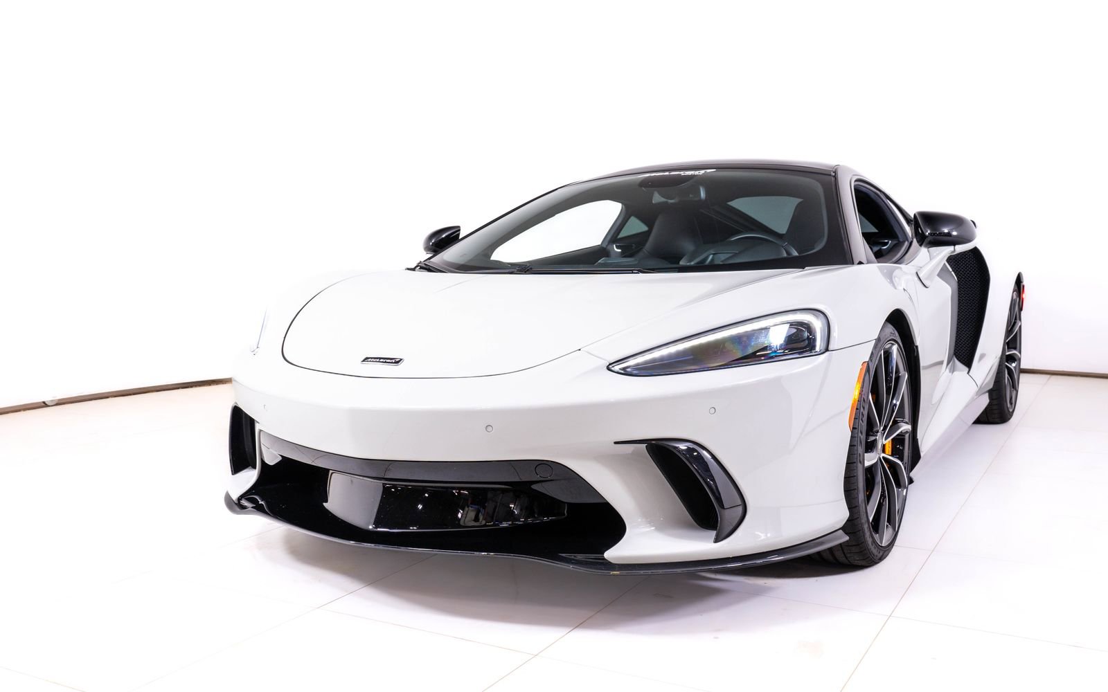 Used 2025 McLaren GTS RWD image 10