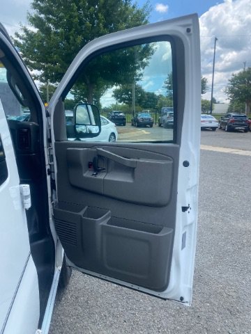Used 2016 Chevrolet Express 3500 LS RWD image 10