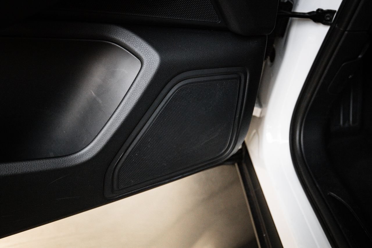 Certified 2023 Porsche Macan AWD/4WD image 21