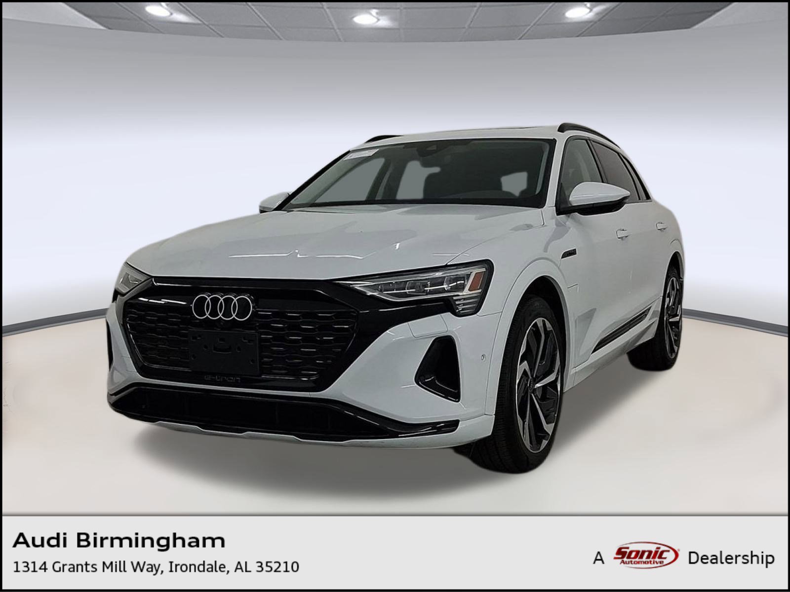 Used 2024 Audi Q8 e-tron Premium Plus w/ Premium Plus Package image 1