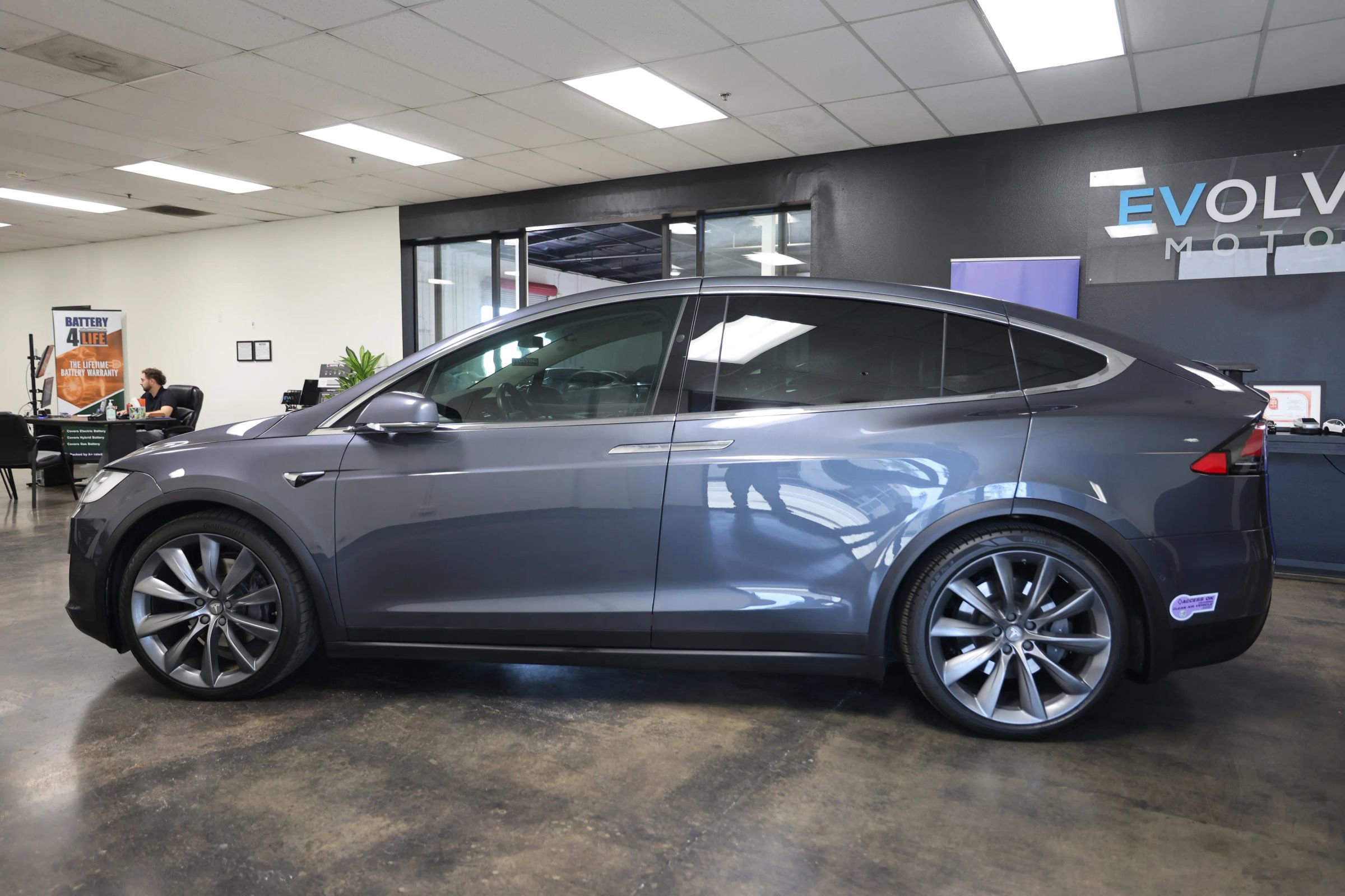 Used 2018 Tesla Model X 100D image 10