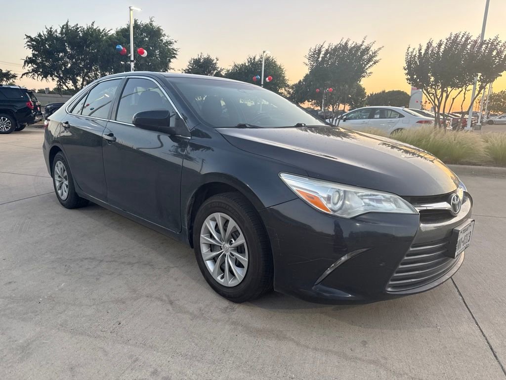 Used 2017 Toyota Camry LE FWD image 12