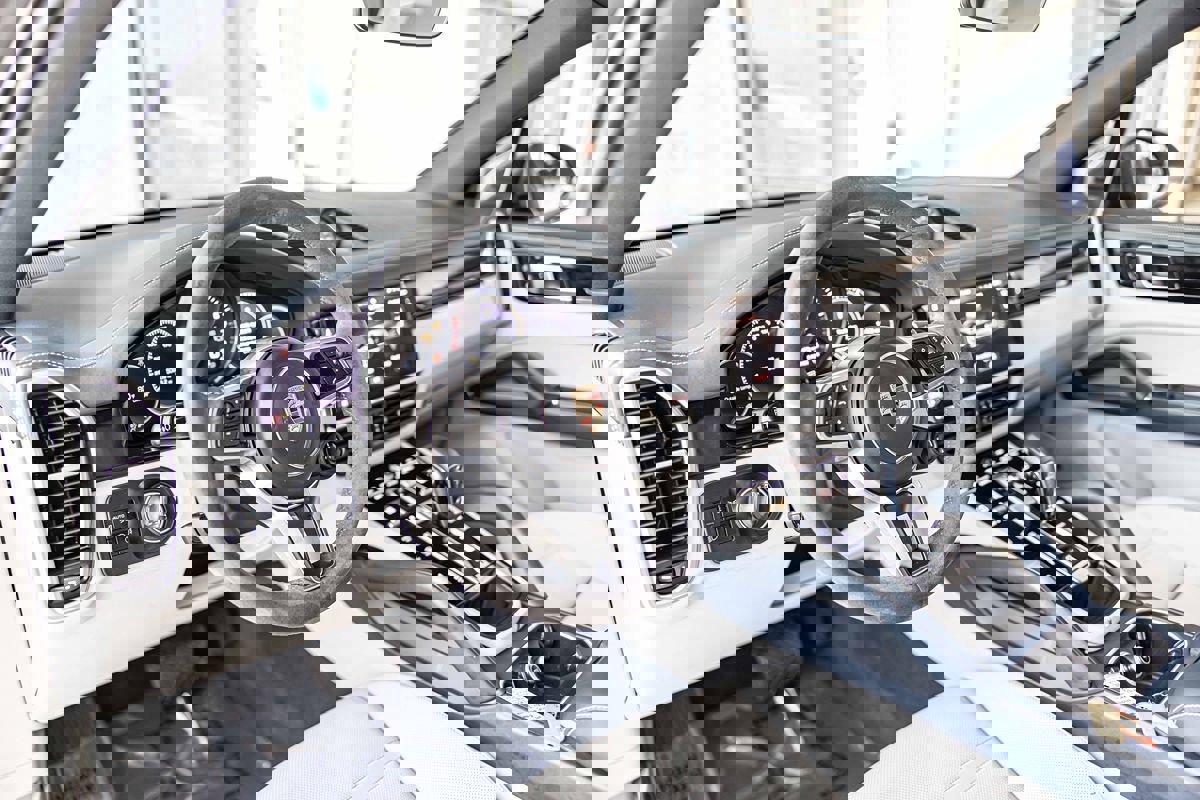 Used 2021 Porsche Cayenne E-Hybrid image 21