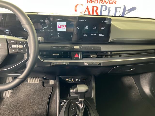 Used 2025 Kia K4 EX image 17