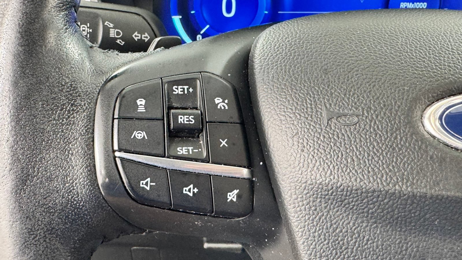 Used 2020 Ford Escape Titanium AWD/4WD image 23