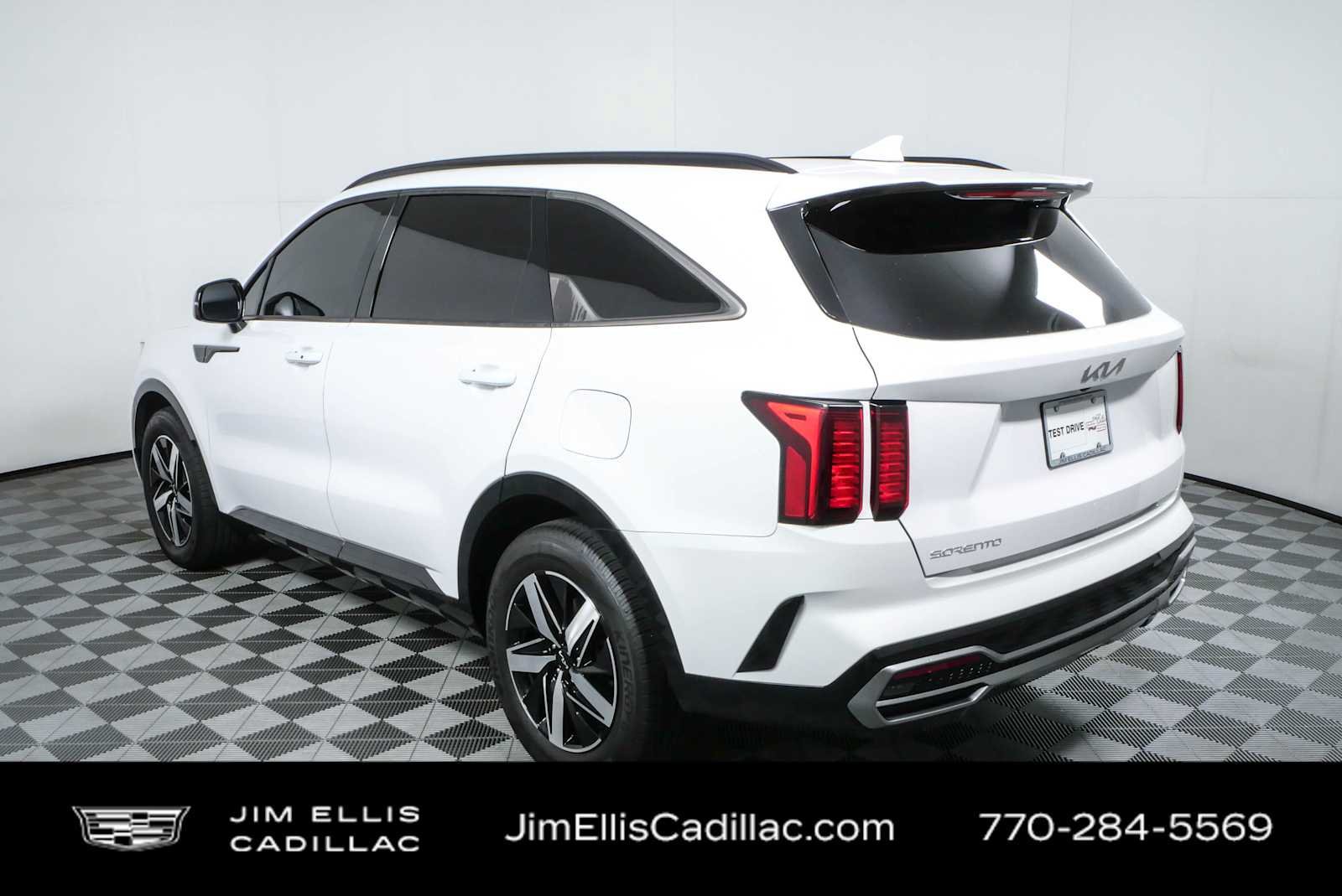 Used 2023 Kia Sorento EX w/ Panoramic Sunroof Package FWD image 29