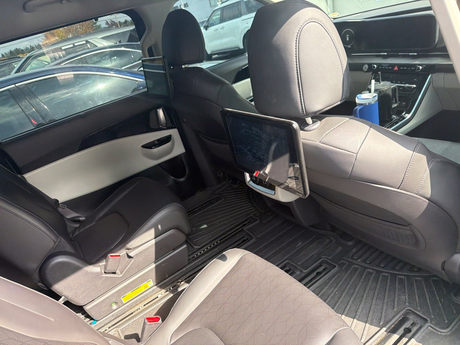 Used 2024 Kia Carnival SX FWD image 5
