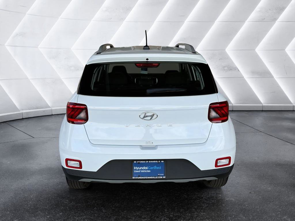 Certified 2025 Hyundai Venue SEL image 3