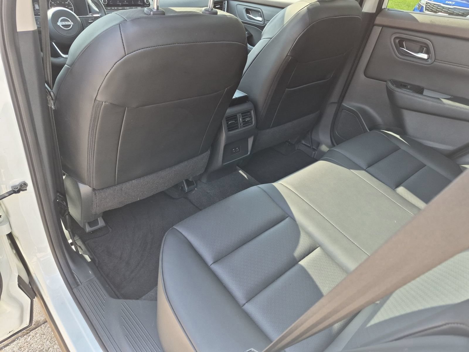 Certified 2023 Nissan Rogue SV w/ SV Premium B Package AWD/4WD image 34