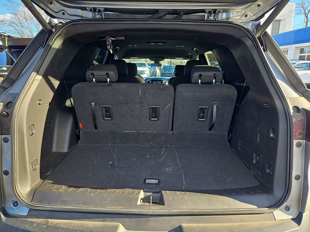 Used 2023 Chevrolet Traverse LT image 35