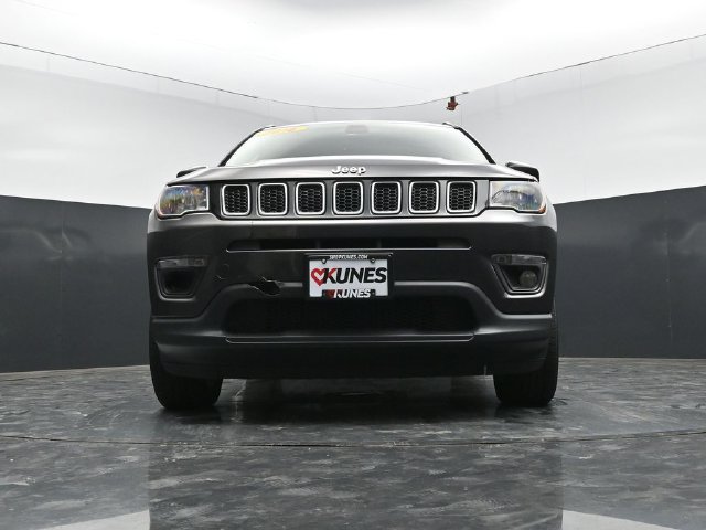 Used 2018 Jeep Compass Latitude w/ Popular Equipment Group AWD/4WD image 30