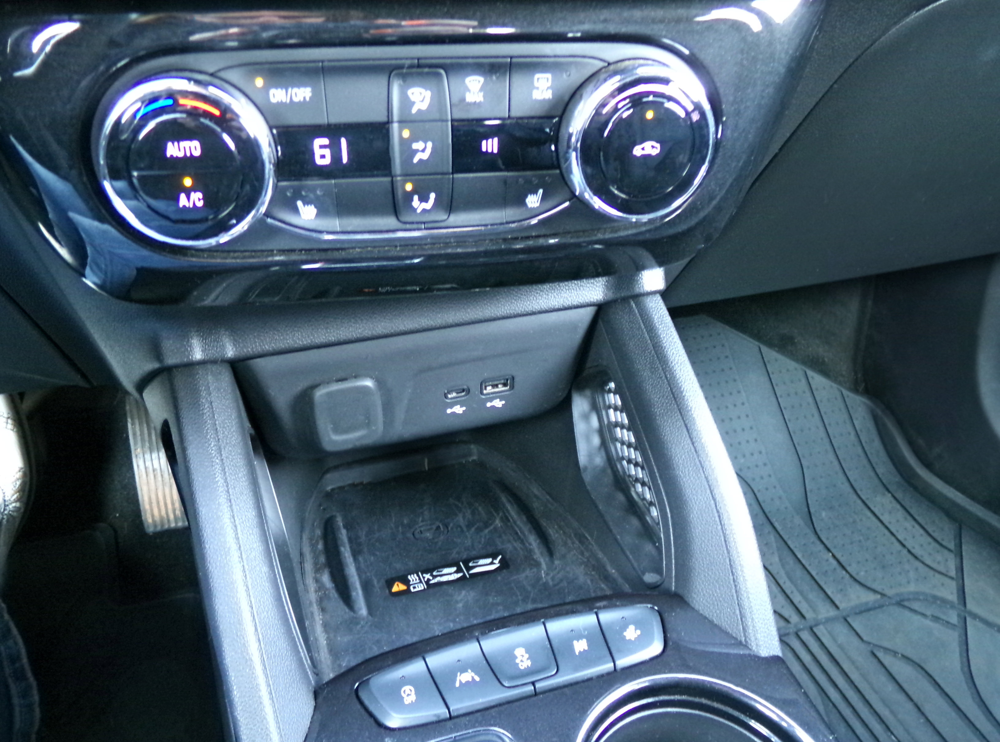Used 2024 Chevrolet TrailBlazer RS w/ Convenience Package FWD image 11