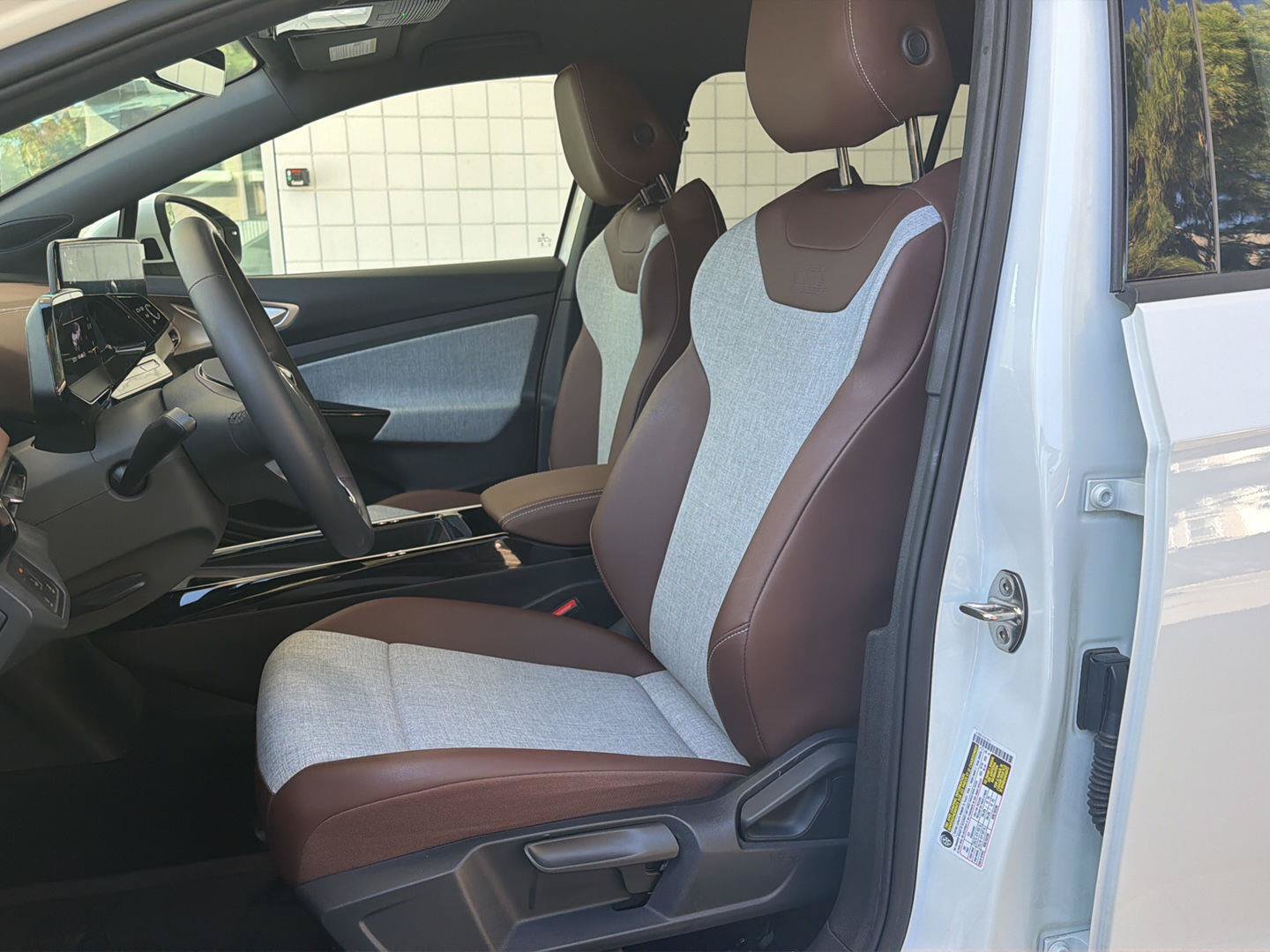 Certified 2023 Volkswagen ID.4 Pro RWD image 14