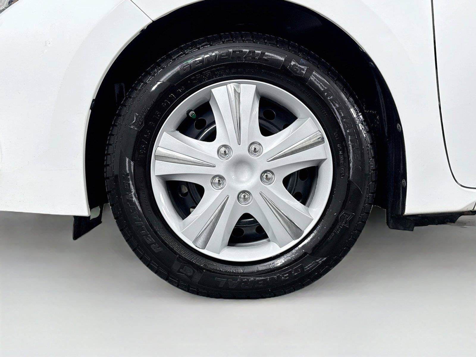 Used 2018 Toyota Corolla L FWD image 36