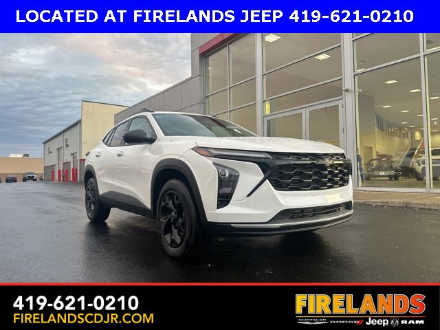 Used 2025 Chevrolet Trax LT