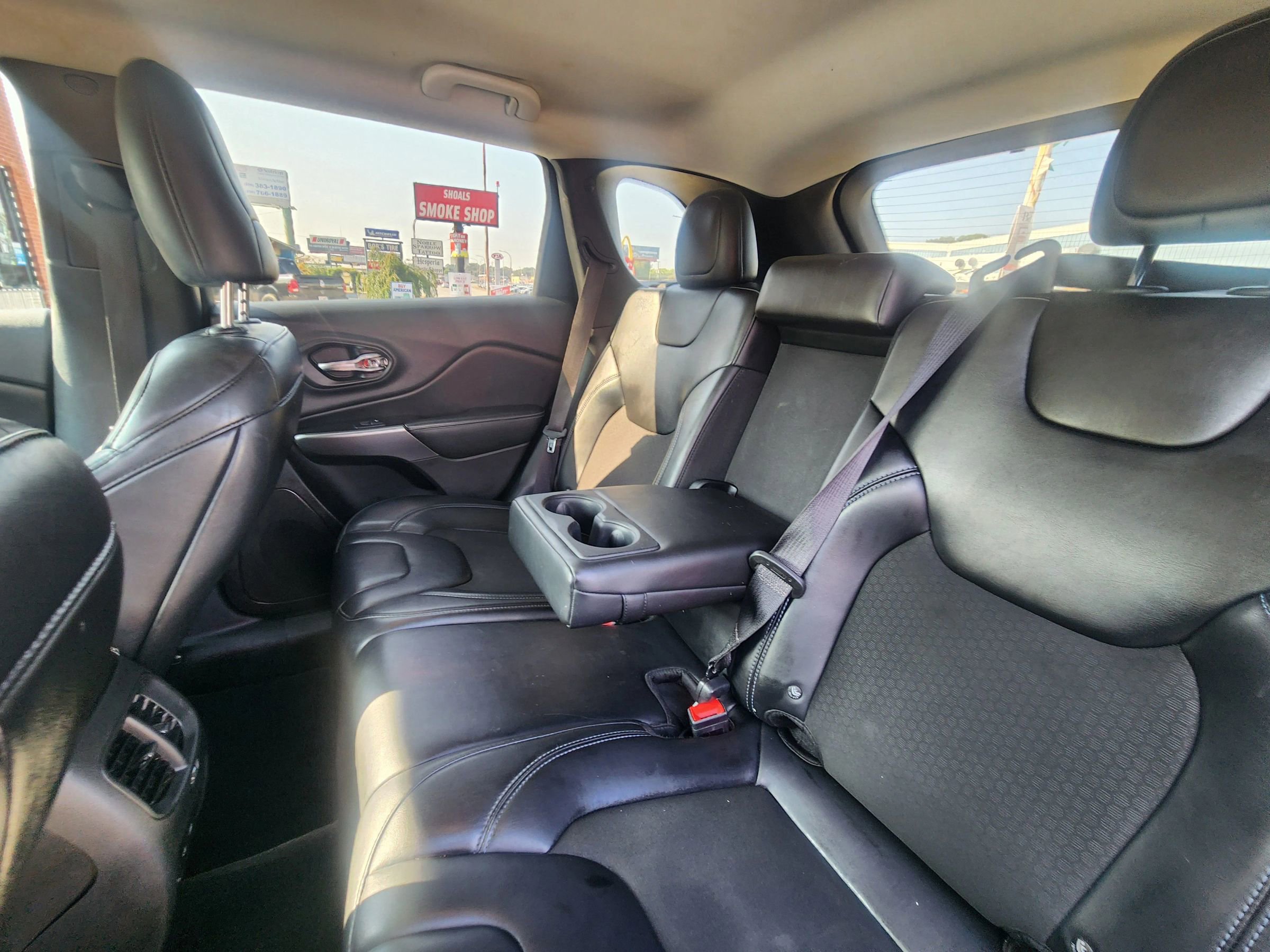 Used 2019 Jeep Cherokee Latitude Plus image 17